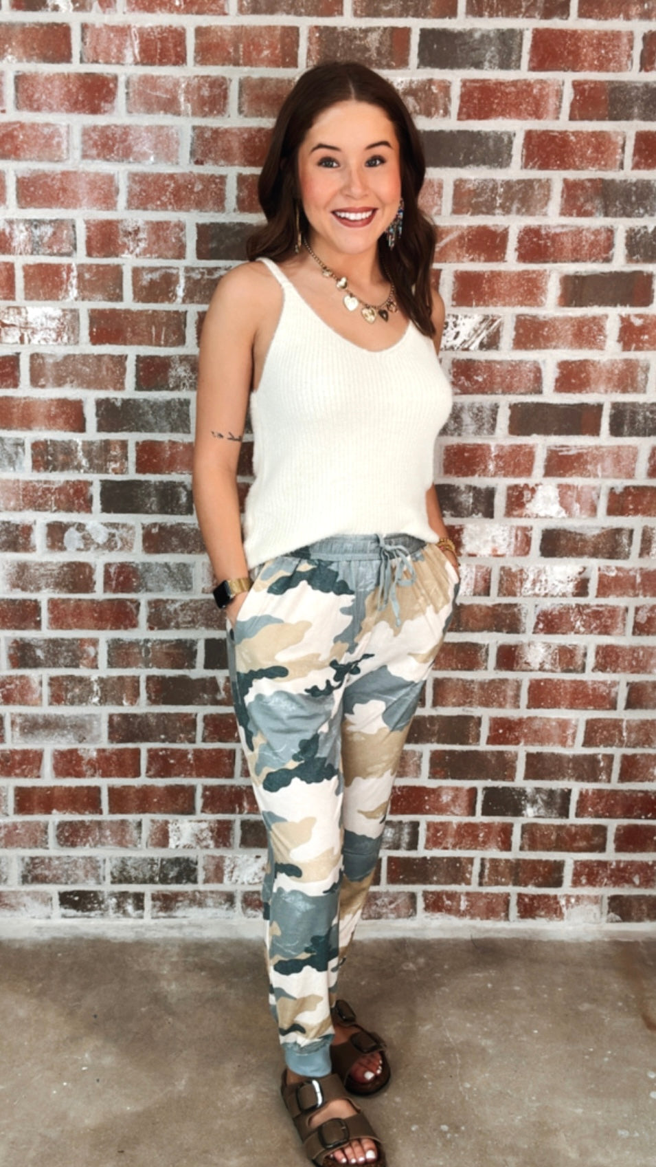 TARA CAMO JOGGERS - OLIVE