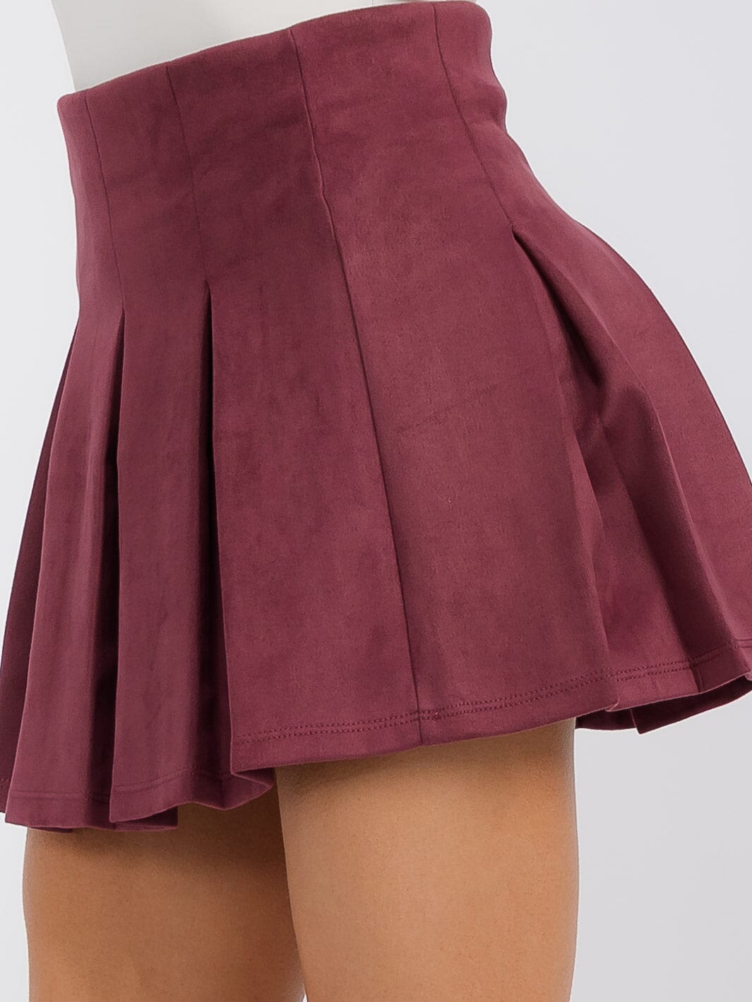 PLEATED VELVET SKIRT - BURGUNDY